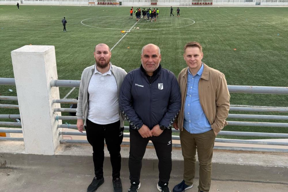 photo with C.F. Sfaxien analyst